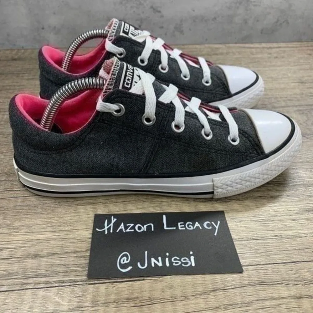 Converse Chuck Taylor All Star~Youth Girl's Sneakers~Gray/Pink Insoles~Size 2‎